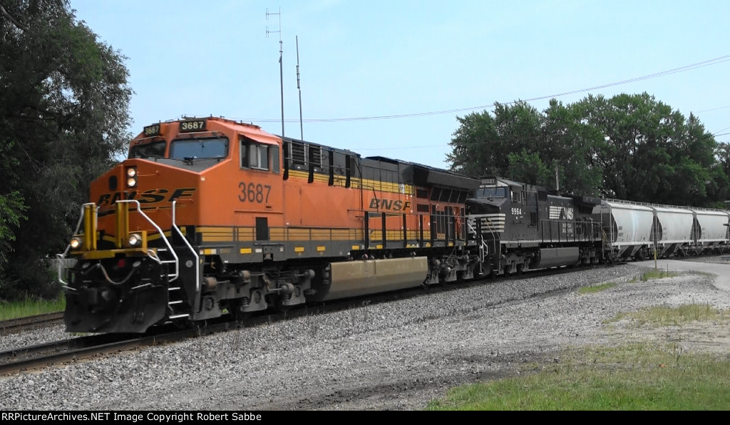 BNSF 3687 NS 9964